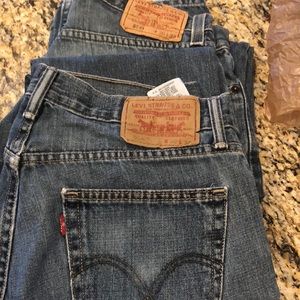 Men’s Levi s sz. 30x32.